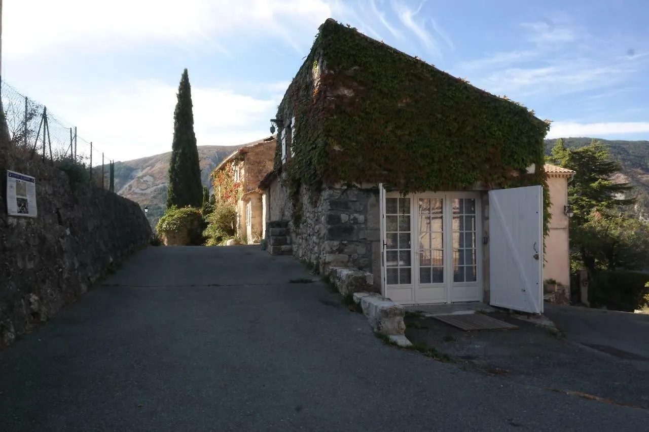 Apartment Au Pied Du Chateau Greolieres les Neiges France
